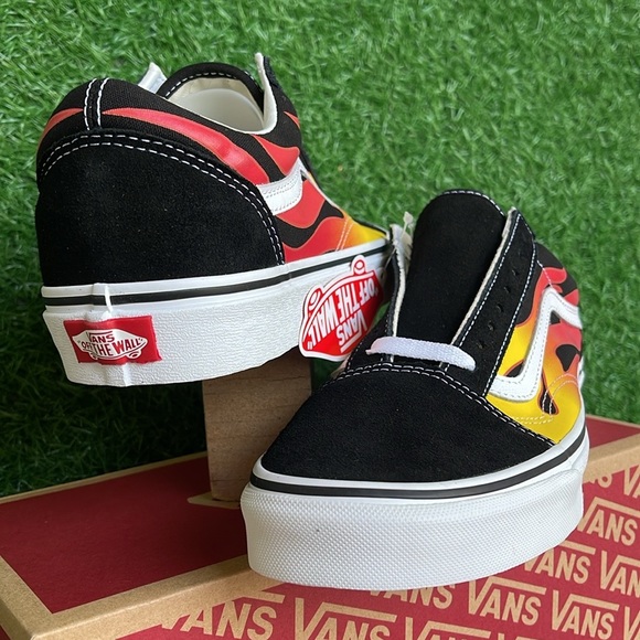 Vans Men’s Old Skool
(Flame) Black/Black/True White 
VN0A38G1PHN
Sneakers - Picture 14 of 16